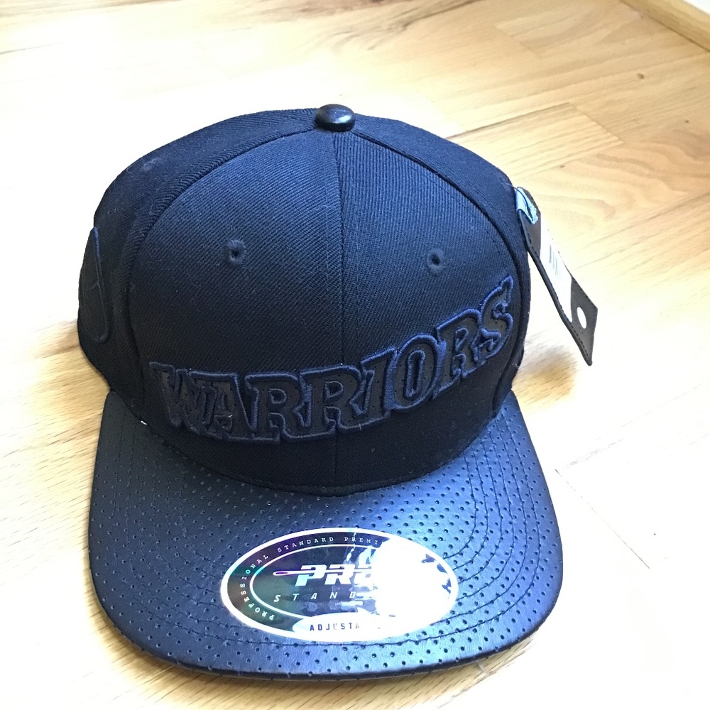 Pro Standard Rare NBA Golden State WARRIORS Hat Black on Black NWT O/S